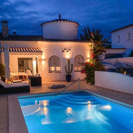 Charmante Villa Avec Piscine Dans Les Canaux Empuriabrava Kültér fotó